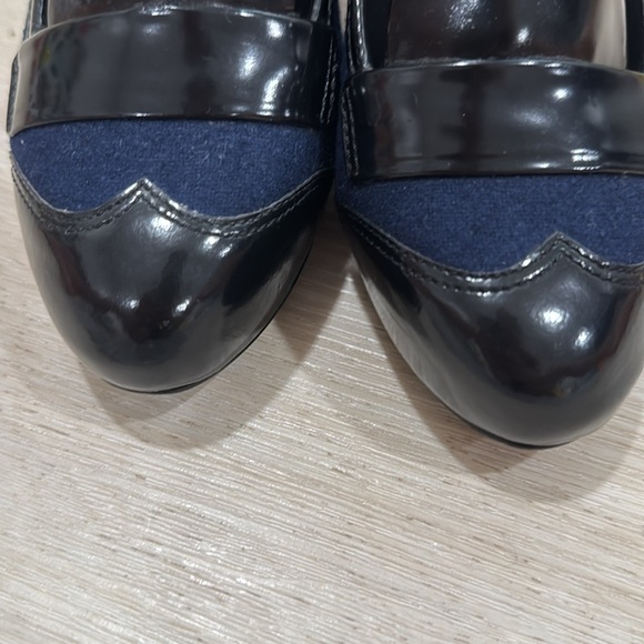 Tory Burch closed toe Navy Blue and black heels business wear acadamia - Picture 5 of 6